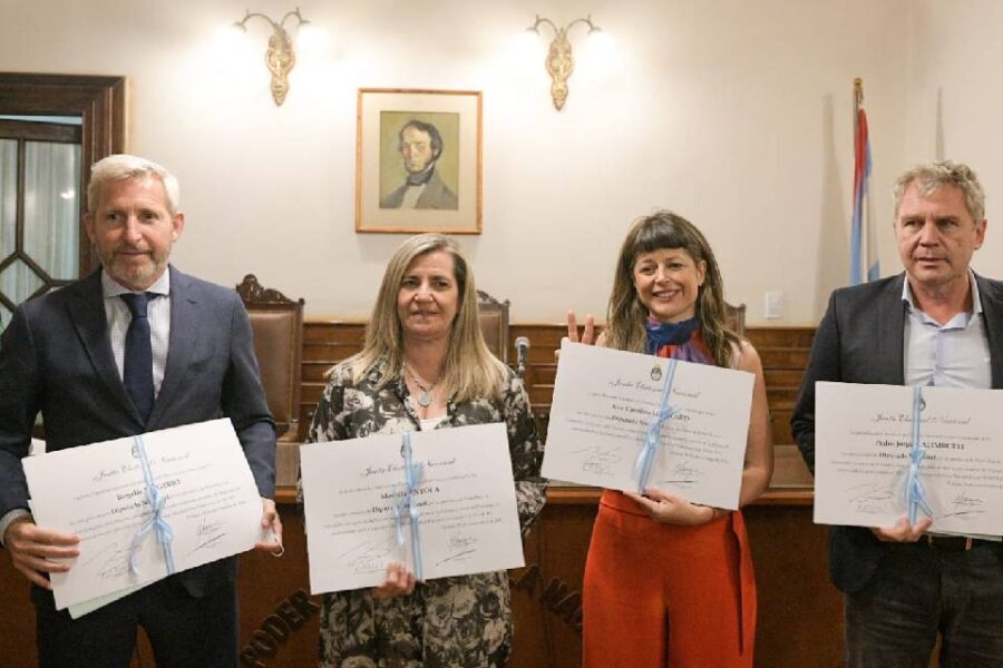 Cuatro de los cinco Diputados electos recibieron sus diplomas