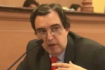 Monje cuestionó a Ántola pero la invitó a volver