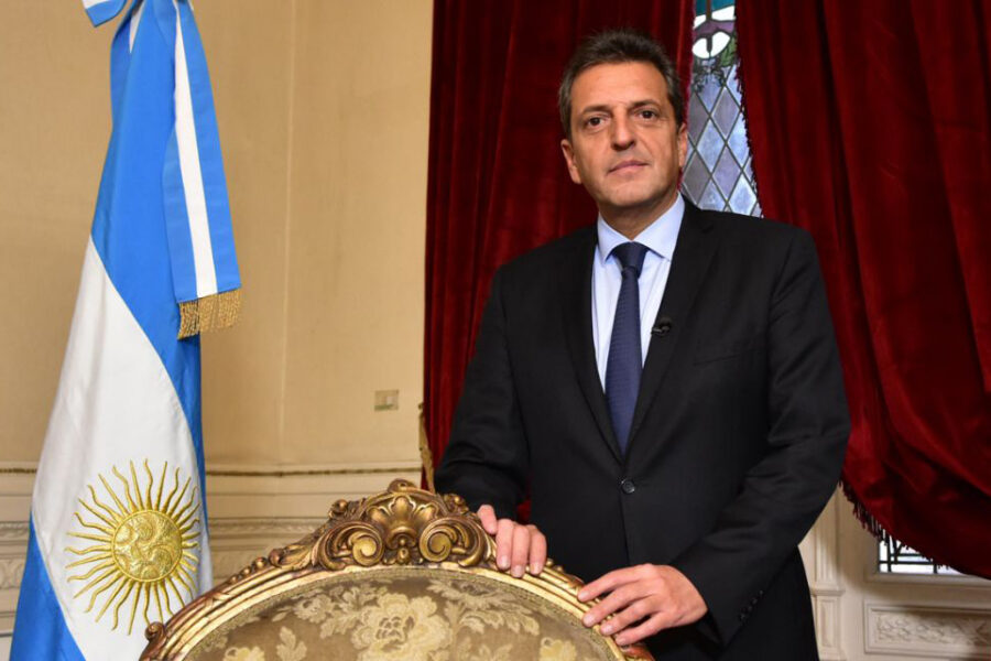 Ya lanzan a Massa presidente