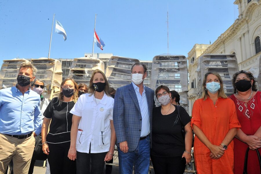 Proveen mobiliario para 400 aulas entrerrianas