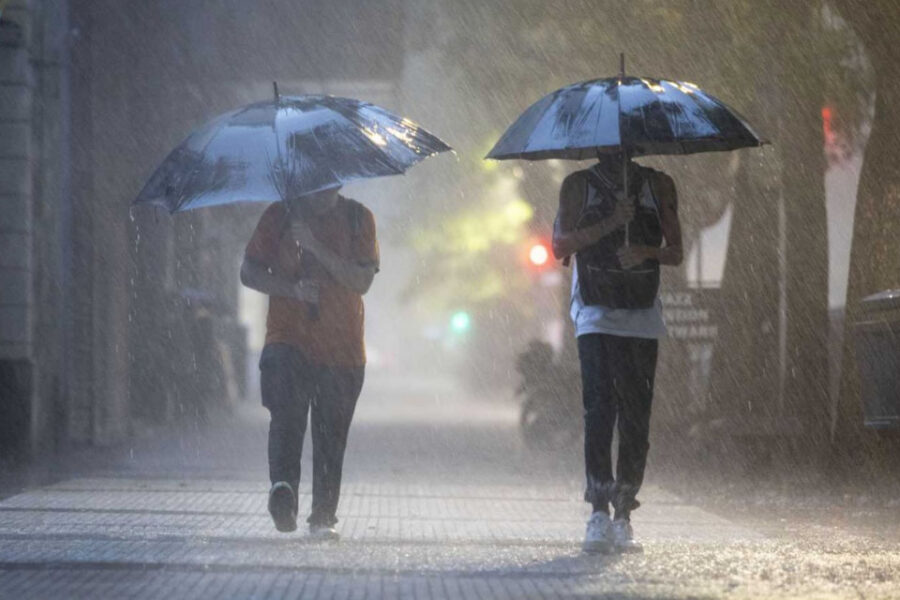 (Mención a Entre Ríos) Tras los días de calor intenso, rige un alerta por tormentas en cuatro provincias