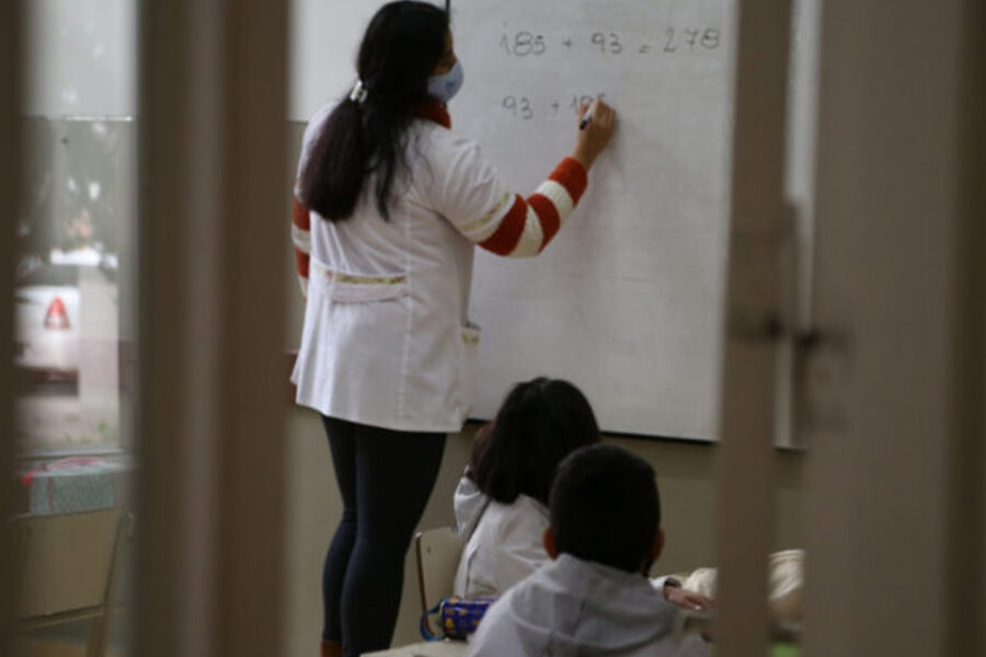 Menos días institucionales para más días de clases