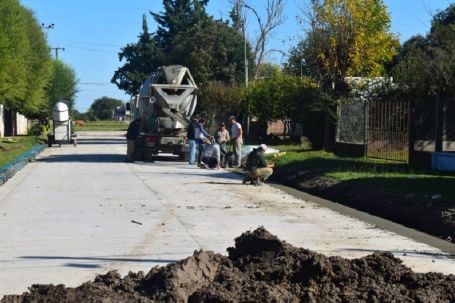Avanzan los trabajos de pavimentación