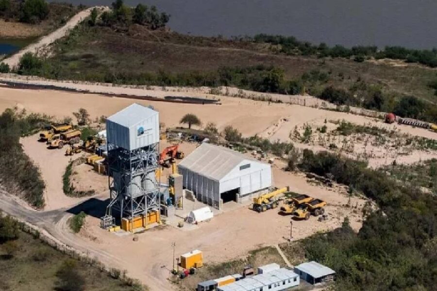 Una arenera sigue funcionando pese a la prohibición