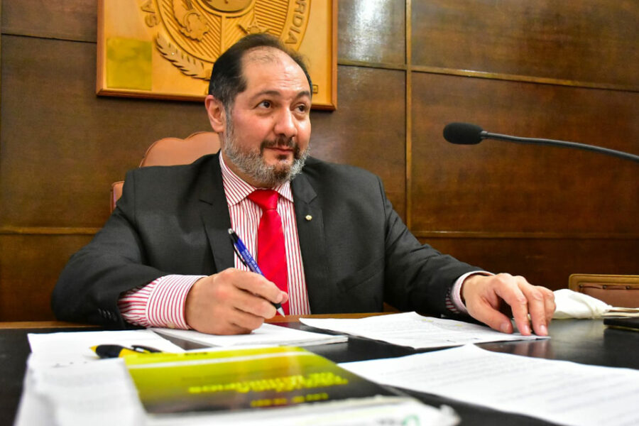 Sin su máxima figura se rearma el bustismo