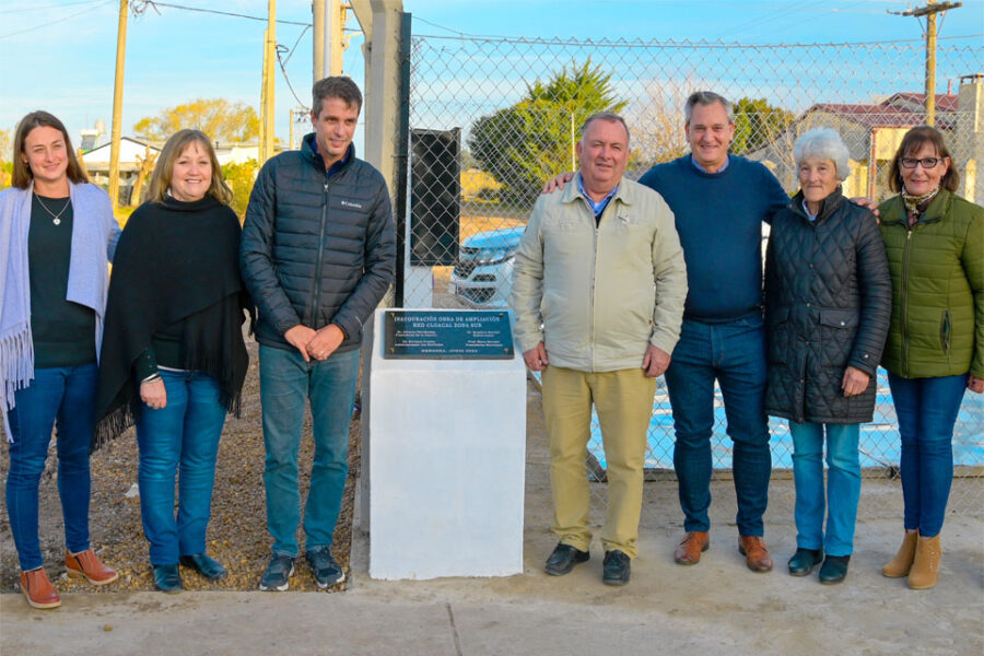 Cresto junto a intendentes de los pagos de Lauritto