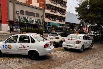 El Iosper no paga médicos ni medicamentos pero contrata taxis para ir a votar