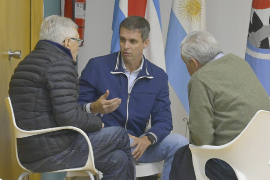 De no nombrarlo a reunirlo con los históricos