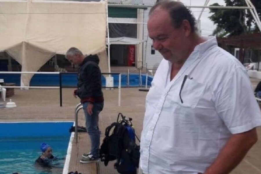 Respaldos de otro Varisco y palo para Frigerio