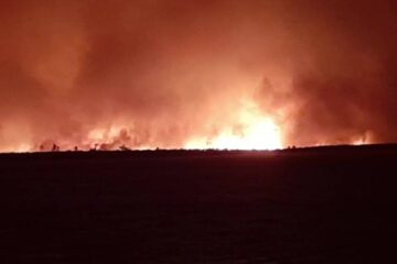 La dantesca nube de humo que avanzó sobre Ramallo por los incendios forestales en el Delta del Paraná
