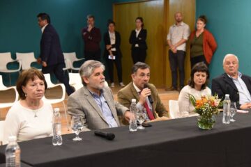 Le presentaron a Filmus el programa La Nube en Concepción del Uruguay