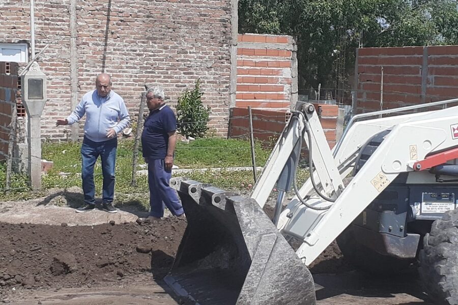 Rossi recorrió el avance de las obras en Barrio Hipódromo