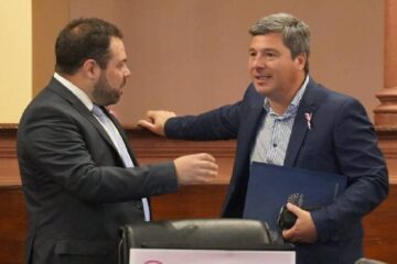 Diputado del PJ se muestra cerca de Frigerio