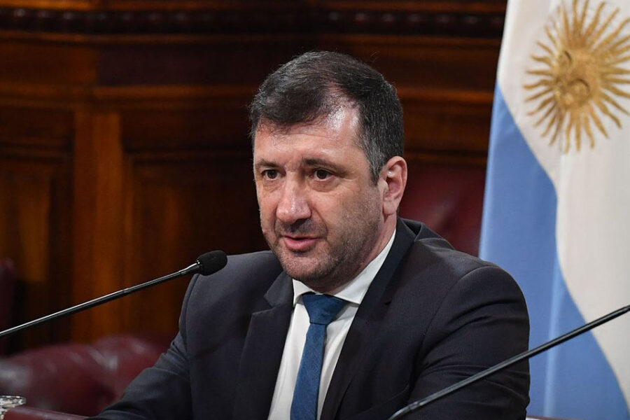 Kueider se planta por las tarifas para Entre Ríos