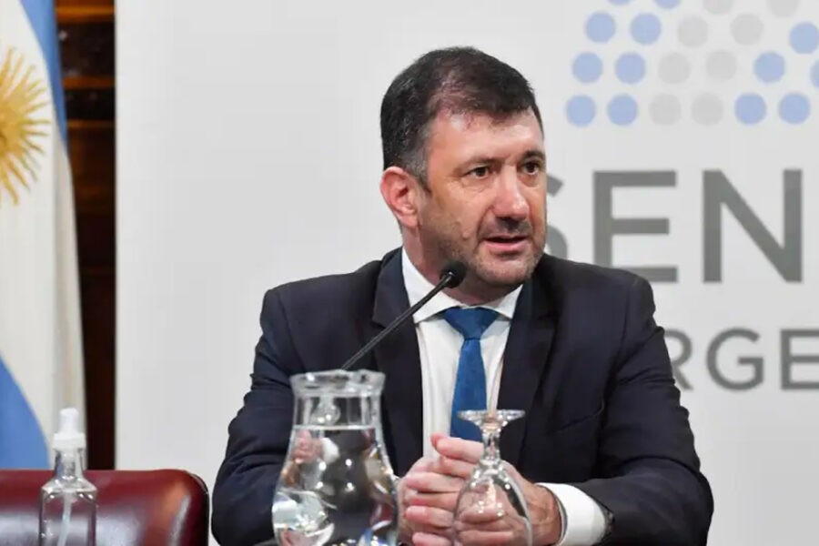 Distanciado del presidente presentó un proyecto para bajar la luz