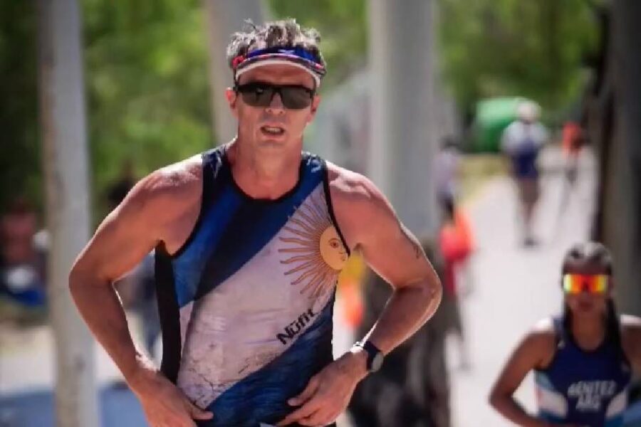 Cresto oficializó su campaña desde un triatlón que ganó