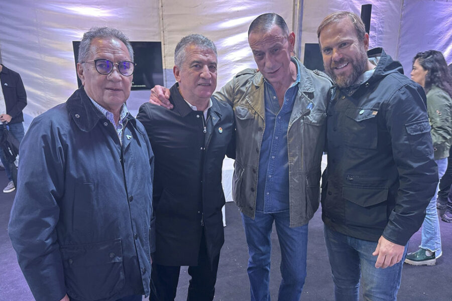 Urribarri también se sumó al pedido de Cristina