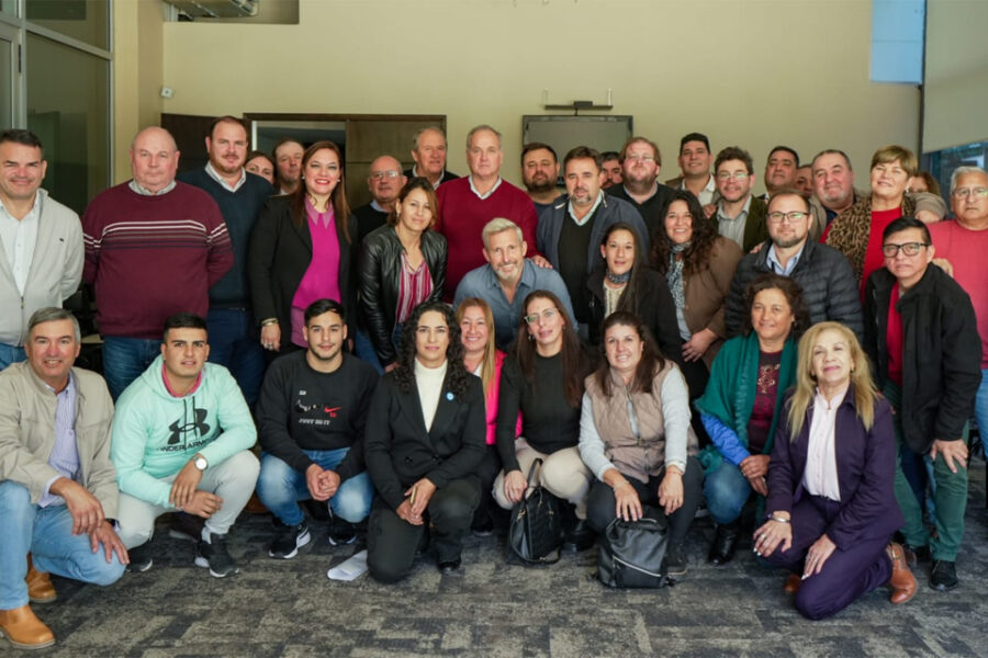 Frigerio muestra más cartas