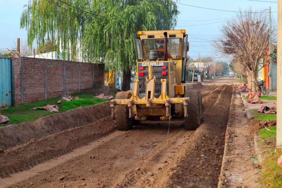 Avanza la obra de pavimentación en calle Intendente Parachú