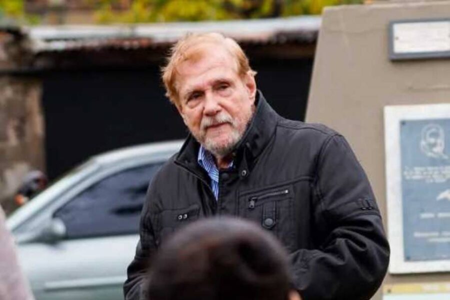 Pese a las presiones Cresto padre larga igual