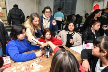 Stratta recorrió escuelas en Paraná