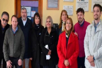 Ahora la hija de Busti se mostró con sus rivales internos