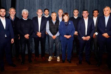 Frigerio en la foto de unidad de Bullrich