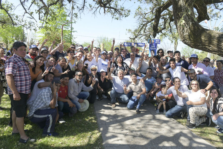 Bahl también muestra que recorre la provincia