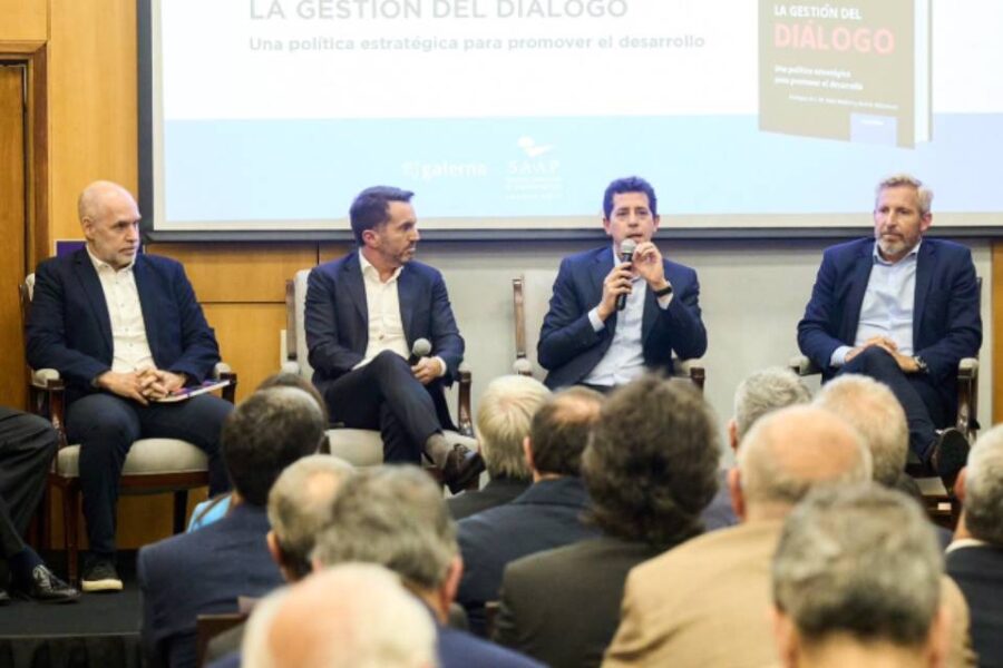 Frigerio y Larreta junto a De Pedro en la presentación de un libro
