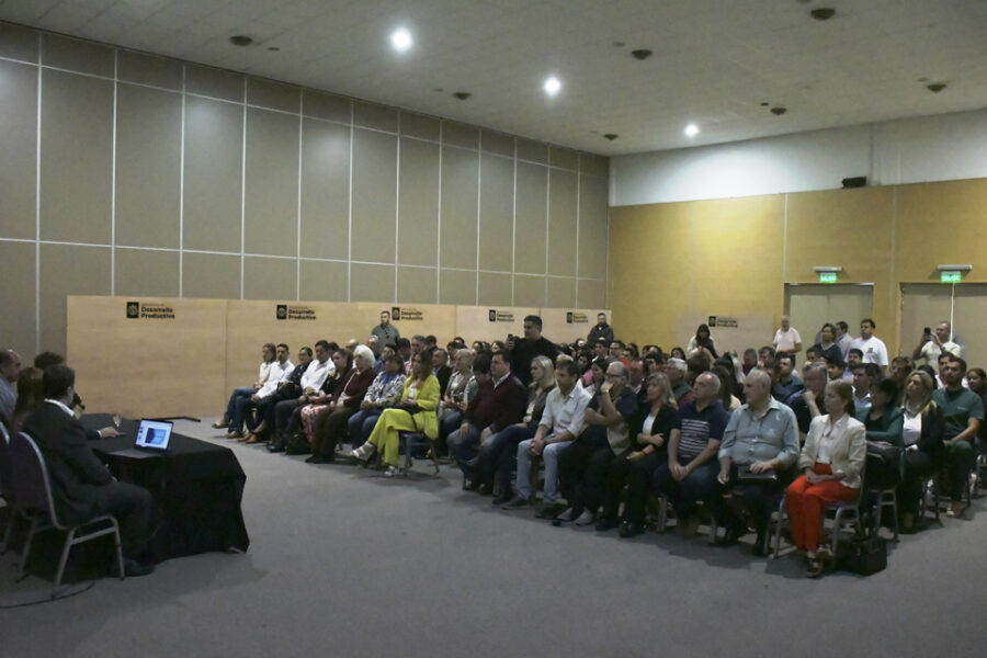 Azcué presidió el lanzamiento de la mesa local de desarrollo humano