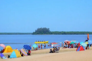 Tragedia: se tiró al Río Paraná para recuperar una pelota y murió ahogado